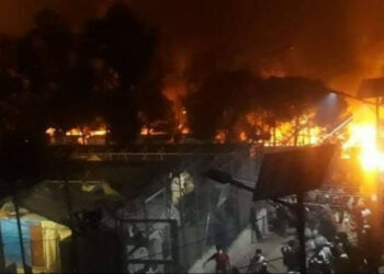 Μόρια: Προφυλακίστηκαν οι έξι Αφγανοί που κατηγορούνται για τον εμπρησμό στη δομή