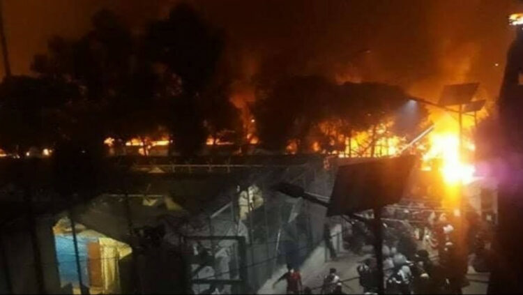 Μόρια: Προφυλακίστηκαν οι έξι Αφγανοί που κατηγορούνται για τον εμπρησμό στη δομή