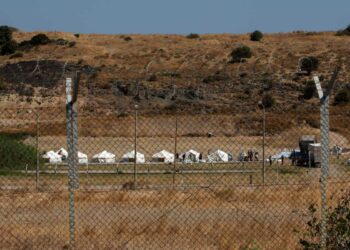 Λέσβος: Με σκηνές στο Καρά Τεπέ ανοίγει απόψε η νέα δομή φιλοξενίας προσφύγων και μεταναστών