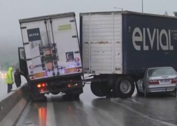 Δερβένι: Τραγωδία με οδηγό που βγήκε να βοηθήσει σε τροχαίο και σκοτώθηκε