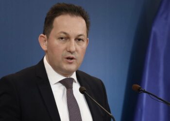 “Ανήθικη και χυδαία συμπεριφορά” της κυβέρνησης