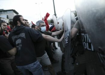 Πορείες σε Αθήνα και Θεσσαλονίκη για την επίσκεψη Πομπέο – Ένταση και χημικά στο Σύνταγμα