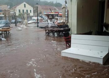 Ιανός – Κεφαλονιά: Εικόνες που συγκλονίζουν – Έβγαλε πλοία στην στεριά