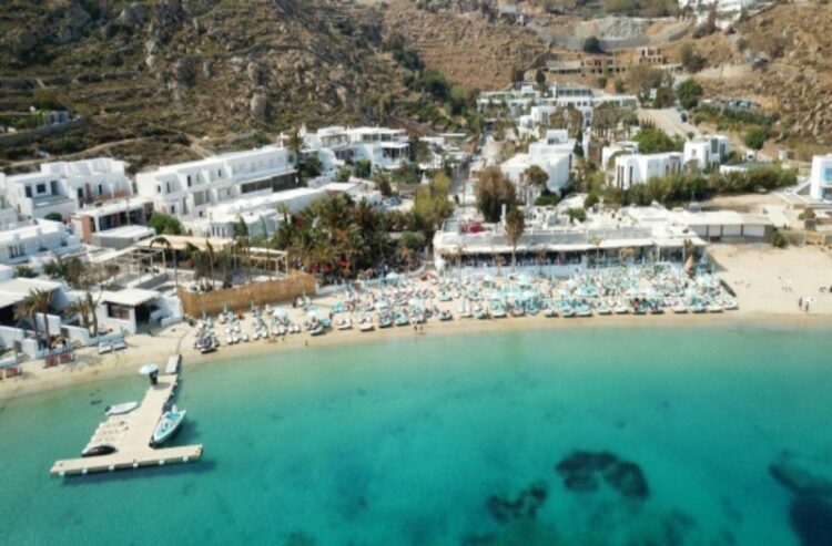 Μύκονος – Kορονοϊος: Λουκέτο σε Nammos και Σκορπιό λόγω κρουσμάτων