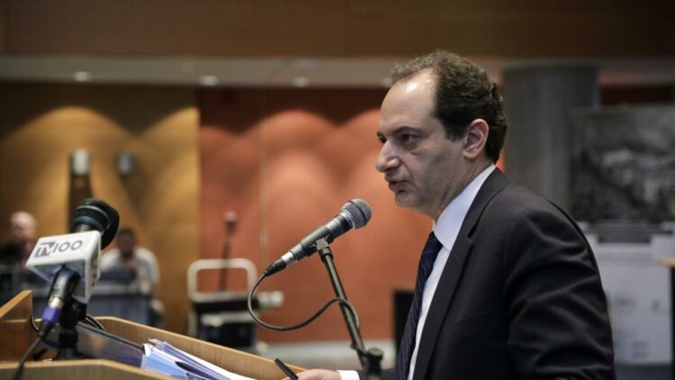 Καταγγελία Σπίρτζη για τρομοκράτηση μαθητών από την ΕΛ. ΑΣ.