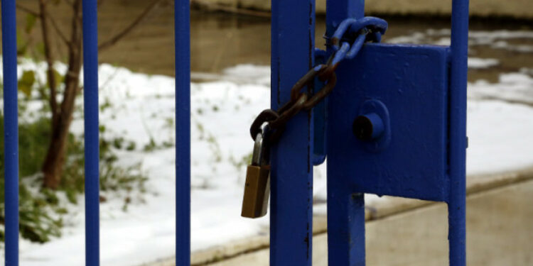 Ιανός: Κλειστά την Παρασκευή όλα τα σχολεία στη Δυτική Ελλάδα