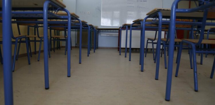 Γλυφάδα – Κορονοϊός: Θετική στον ιό δασκάλα σε δημοτικό