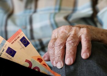 Συντάξεις: Όλες οι κατηγορίες ασφαλισμένων που βγαίνουν πριν από τα 67