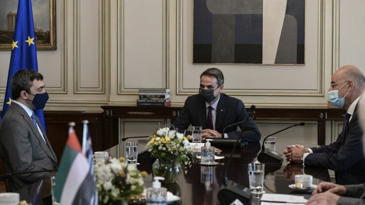 Επιβεβαιώθηκαν οι άριστες διμερείς σχέσεις στη συνάντηση Κ. Μητσοτάκη με τον ΥΠΕΞ των ΗΑΕ