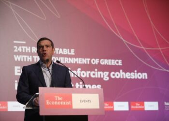Αιχμές Τσίπρα από το βήμα του Economist: Ο Ολάντ βοήθησε χωρίς να προσδοκά εξοπλιστικά προγράμματα και ανταλλάγματα