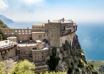 Κορονοϊός: Περιορισμοί επισκεπτών και μετακινήσεων στο Άγιο Όρος