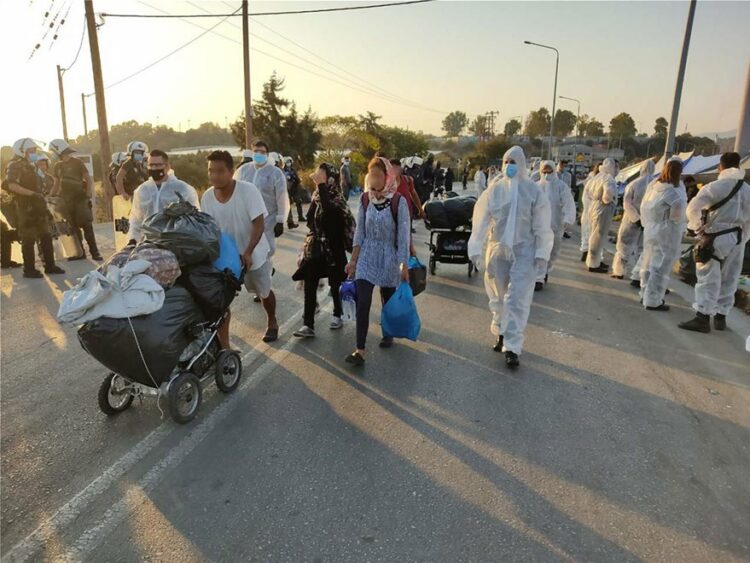 Λέσβος: Ακόμη 21 κρούσματα κορονοϊού στο Καρά Τεπέ – Περισσότεροι από 3.000 μετανάστες στη νέα δομή