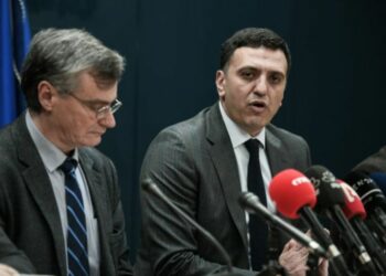 Κορονοϊός: Κικίλιας και Τσιόδρας ενημερώνουν τα κόμματα