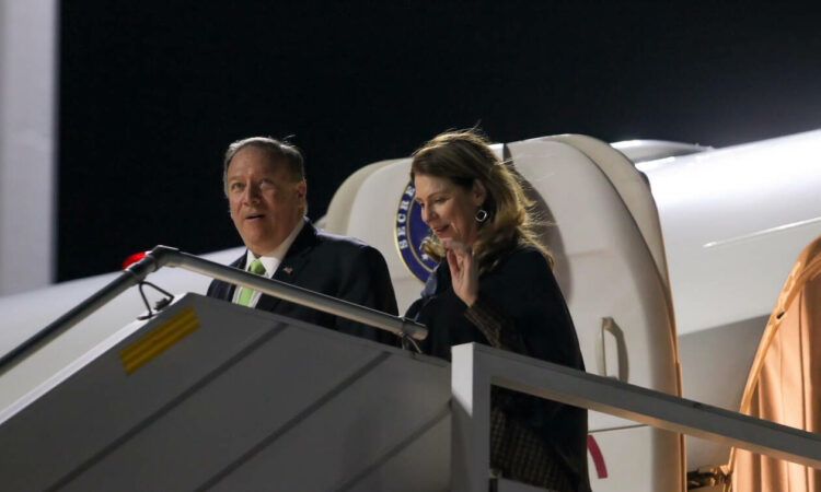 Αναχώρησε το πρωί από την Κρήτη για την Ιταλία ο Μάικ Πομπέο