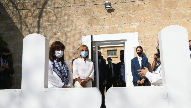 Σακελλαροπούλου από Κύπρο: Να αγωνιστούμε για τον τερματισμό της τουρκικής κατοχής