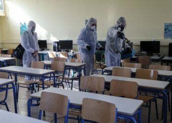 Αντίστροφη μέτρηση για το πρώτο κουδούνι: Μάσκες, αποστάσεις και υπεύθυνος κορονοϊού στα σχολεία