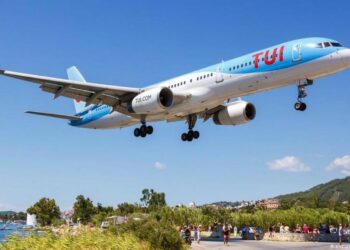 Ταξιδιωτικές εταιρίες ακυρώνουν τουριστικά πακέτα σε ελληνικά νησιά