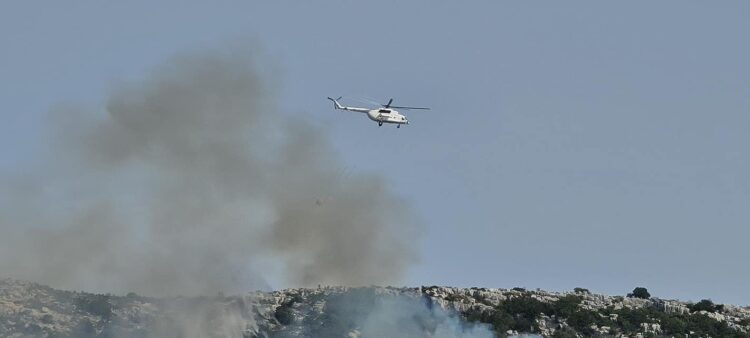 Μεσσηνία: Μεγάλη φωτιά στην Πύλο – Ισχυρές δυνάμεις της Πυροσβεστικής στο σημείο