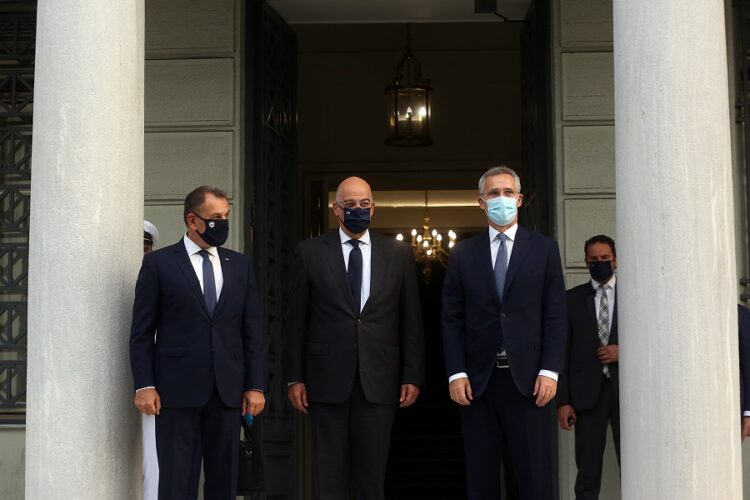 Συνάντηση Ν. Δένδια και Ν. Παναγιωτόπουλου με τον Γ. Στόλτενμπεργκ στο υπουργείο Εξωτερικών