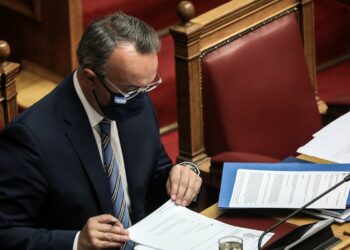 Σώθηκε ο Σταϊκούρας απ’ την πρόταση δυσπιστίας