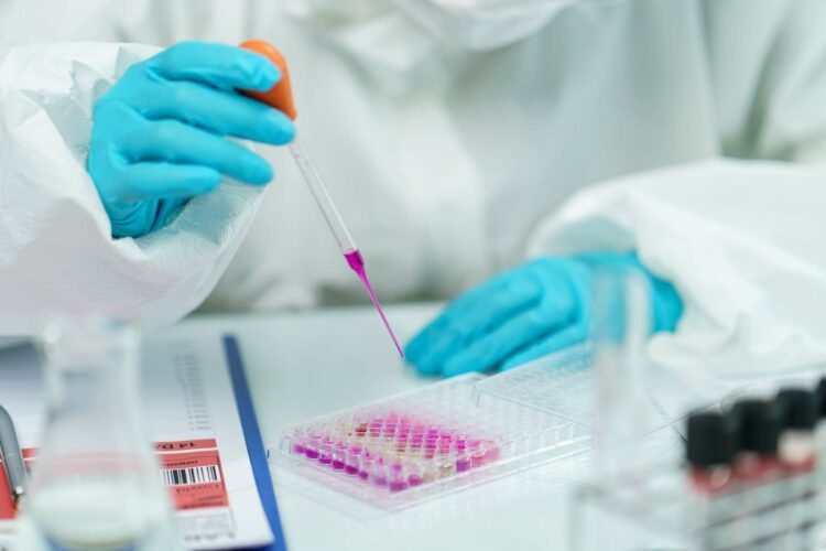 Κορωνοϊός: Στα 229 τα κρούσματα και 4 θάνατοι – Στους 82 οι διασωληνωμένοι