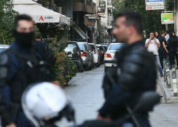 Νέα Ερυθραία: Άγνωστοι έκλεψαν το όπλο αστυνομικού