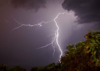 Καιρός: Βροχές και καταιγίδες από το βράδυ