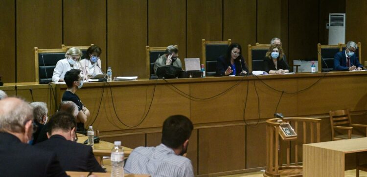 Δίκη Χρυσής Αυγής: Συνεχίζονται αύριο οι δευτερολογίες των συνήγορων υπεράσπισης