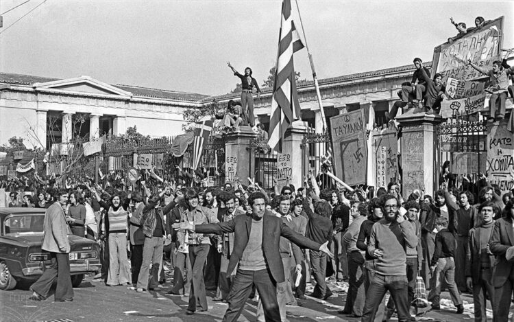 Ζωή Κωνσταντοπούλου: Το Πολυτεχνείο ανήκει στον λαό και όχι στα κόμματα