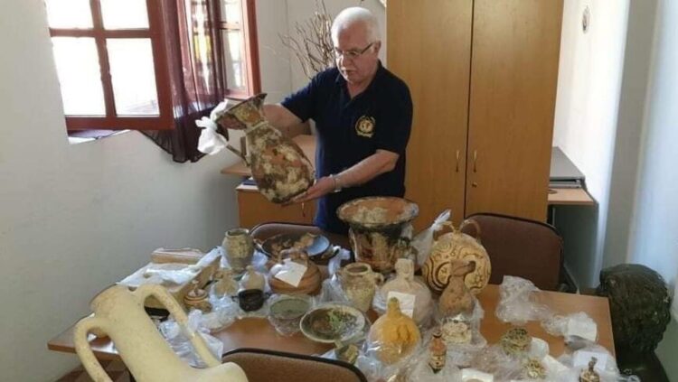 Βρήκε θησαυρό αρχαιοτήτων και επίδοξο αρχαιοκάπηλο στη Ρόδο ο Γιώργος Τσούκαλης