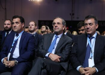 Οι πατριωτικές κορώνες του Άδωνη και οι μνήμες απ’ το 2009 και το 2014