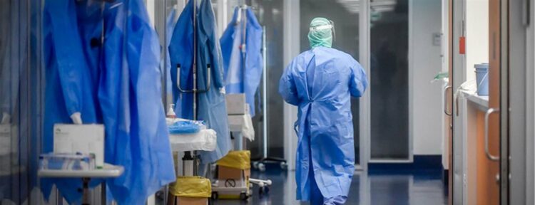 «Έφυγε» κι άλλη νοσηλεύτρια της Δράμας, αλλά η πολιτεία αποψιλώνει τα νοσοκομεία