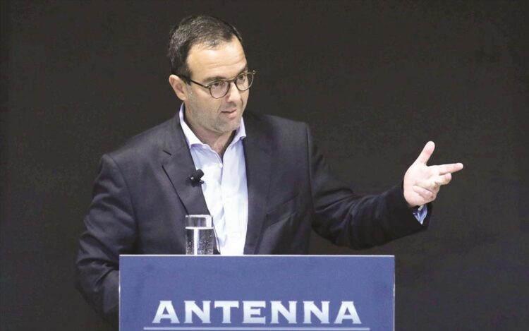 Τα πρώτα ψήγματα αντιπολίτευσης από τα ΜΜΕ