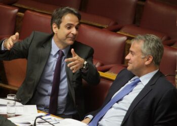 Ο Μ. Βορίδης Νο 3 της κυβέρνησης, πίσω από Κ. Μητσοτάκη και Γ. Γεραπετρίτη