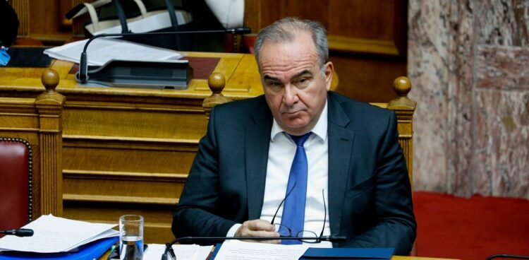 Άνοιξε το λιανεμπόριο