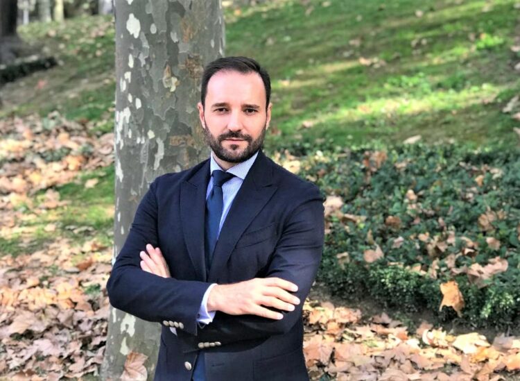 Φτιάχνει το καταδυτήριο του ΟΑΚΑ μέσα σε μία εβδομάδα ο Κωνσταντίνος Χαλιορής