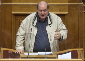 Νίκος Φίλης: «Λείπουν 3.000 πανεπιστημιακοί δάσκαλοι; Ας προσλάβουμε 1.030 ειδικούς φρουρούς»!