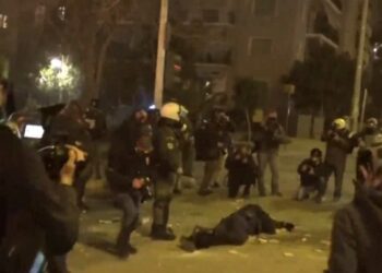 Τα ερωτήματα της αντιπολίτευσης: Πώς άφησαν οι άνδρες της ομάδας «ΔΡΑΣΗ» απροστάτευτο τον συνάδελφό τους