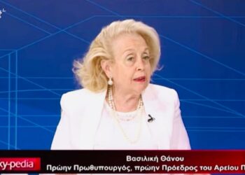 Βασιλική Θάνου: «Τι κάνει ο κος Αγγελής; Βάζει μία κομματική ταμπέλα στον εαυτό του και κολλάει μία άλλη στους συναδέλφους του;»