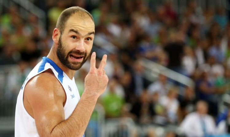 Βασίλης Σπανούλης: Ένα παιδί που ονειρεύτηκε να παίξει μπάσκετ κι έκανε χιλιάδες άλλα παιδιά να ερωτευθούν το άθλημα