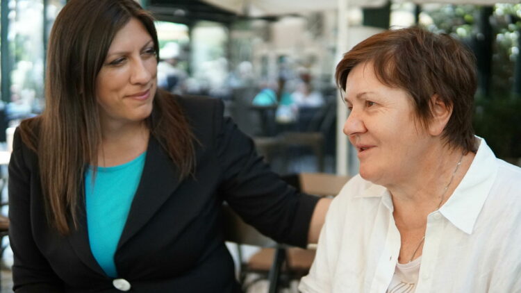 Γροθιά στο στομάχι τα λόγια της Βέρας Βίννικ, γροθιά στο μαχαίρι οι καταγγελίες της Ζωής Κωνσταντοπούλου για Κ. Σακελλαροπούλου, Κ. Τσιάρα