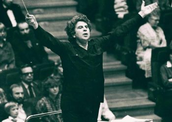 Ζωή Κωνσταντοπούλου: “Ο Μίκης Θεοδωράκης ήταν πηγή έμπνευσης για κάθε αγωνιστή της ελευθερίας και της δημοκρατίας”