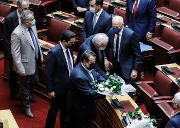 Κλείνει η βουλή, για μία εβδομάδα, στη μνήμη της Φώφης Γεννηματά