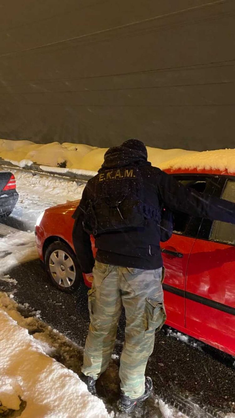 Στρατός και ΕΚΑΜ έπιασαν δουλειά στην Αττική Οδό
