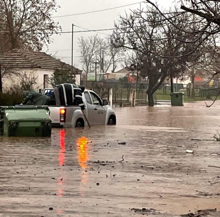 Κακοκαιρία «Διομήδης»: Σαρώνει Θεσσαλία και Βόρεια Εύβοια – Πώς θα κινηθεί σήμερα η κακοκαιρία