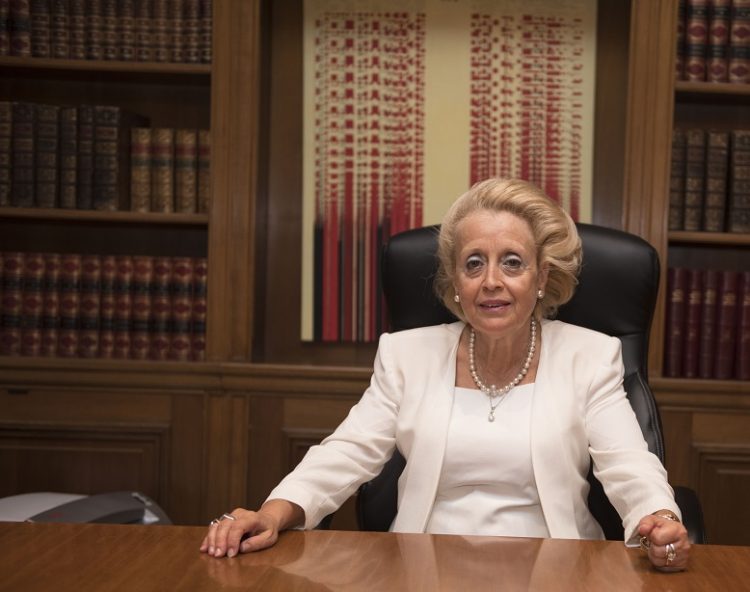 Το ράλι της ακρίβειας δείχνει γιατί απομάκρυναν τη Βασιλική Θάνου από την Επιτροπή Ανταγωνισμού