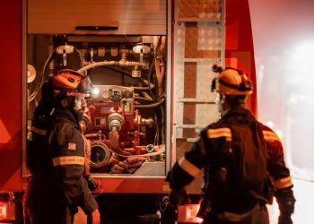 Απανθρακωμένη αγκαλιά με το γατάκι της εντοπίστηκε μία 87χρονη στο Κολωνάκι