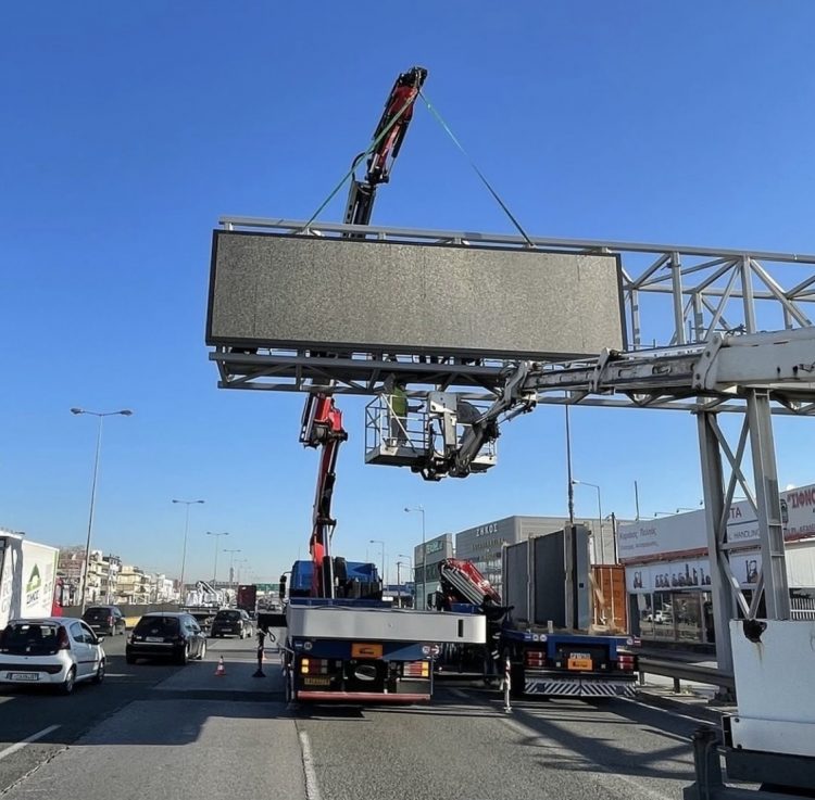 Γιώργος Πατούλης: Συνεχίζουμε την αντικατάσταση των ηλεκτρονικών πινακίδων με νέας τεχνολογίας Full Matrix