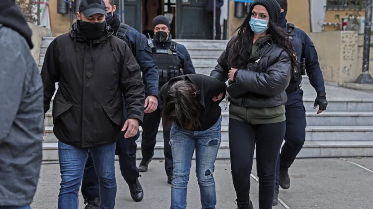 Όσα κατέθεσαν στους αστυνομικούς η “Μήδειά” της Κυψέλης και ο παιδοκτόνος εραστής της