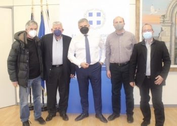 Δέσμευση Πατούλη για χρηματοδότηση του γηπέδου στον Καρελλά Αμαρουσίου